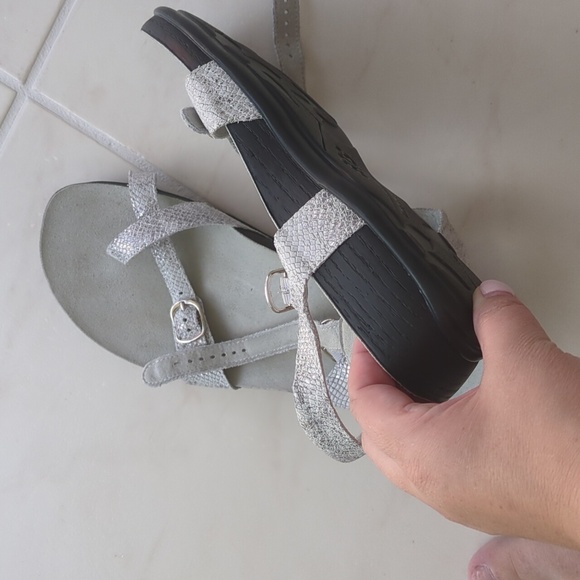 S.A.S Pampa Toe Loop Suede Comfortable Summer Silver Strappy Women's Sandals - Picture 4 of 5